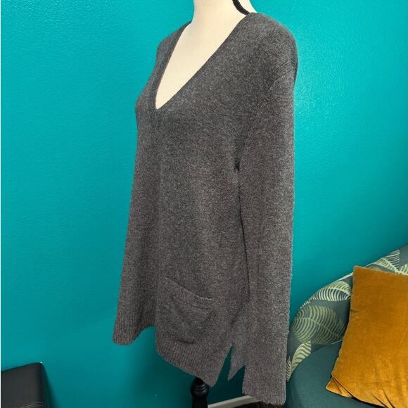 J Crew Merino Wool Alpaca Blend Dark Gray V-Neck Sweater Women's Large - Picture 9 of 10